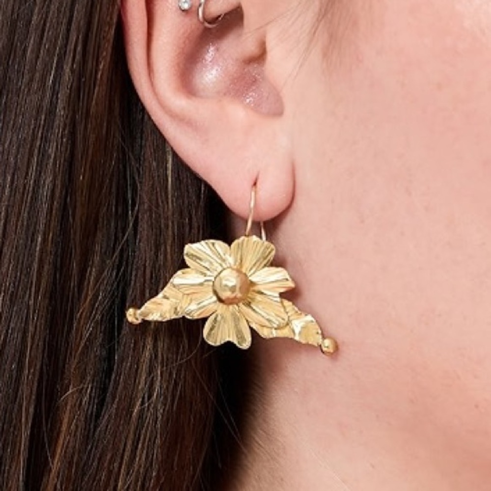 Ulla Johnson. NEW! Boxed. Gaia Earrings. Brass. Hammered Finish. 1.25in x 3cm